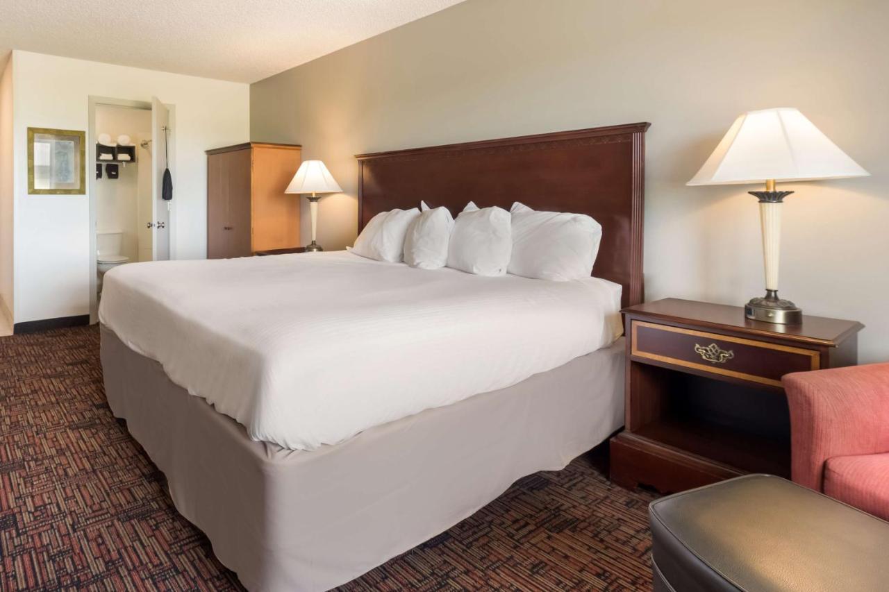 Surestay Hotel By Best Western Thomson Ngoại thất bức ảnh