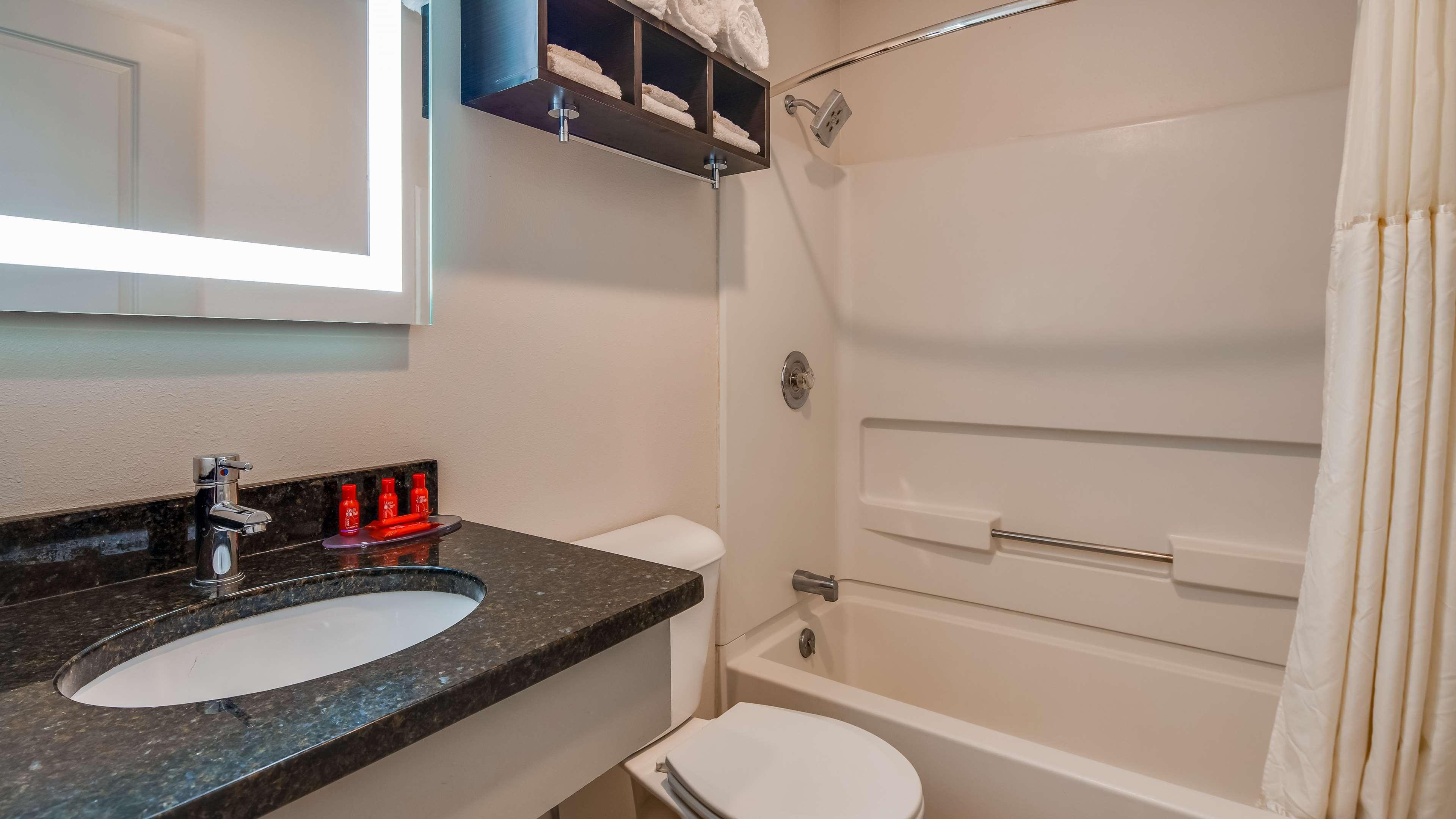 Surestay Hotel By Best Western Thomson Ngoại thất bức ảnh